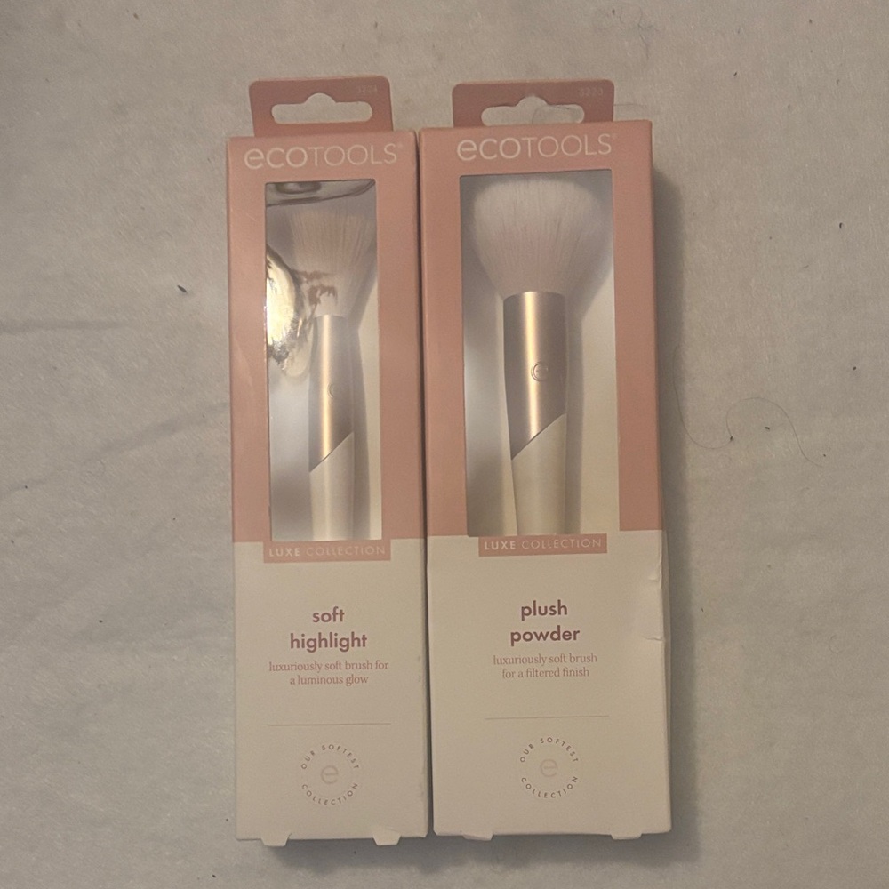 ecotools Luxe Blush Pink & White Luxe Soft Highlight/ Plush Powder Brush Duo